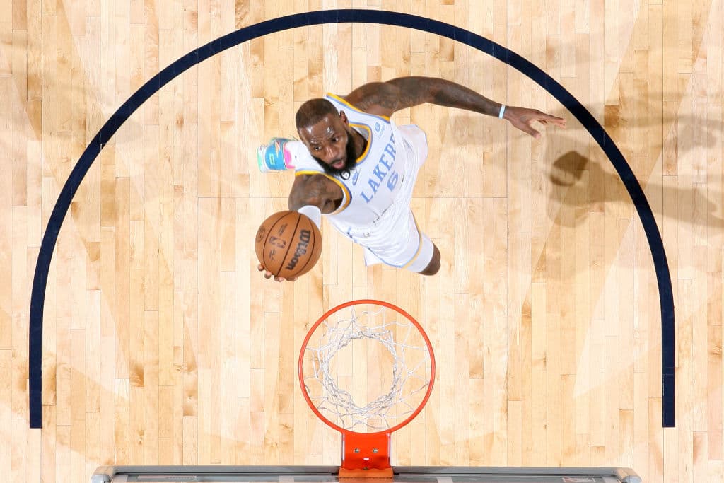 بسکتبال NBA | همه آماده برای رکوردشکنی تاریخی لبران جیمز
