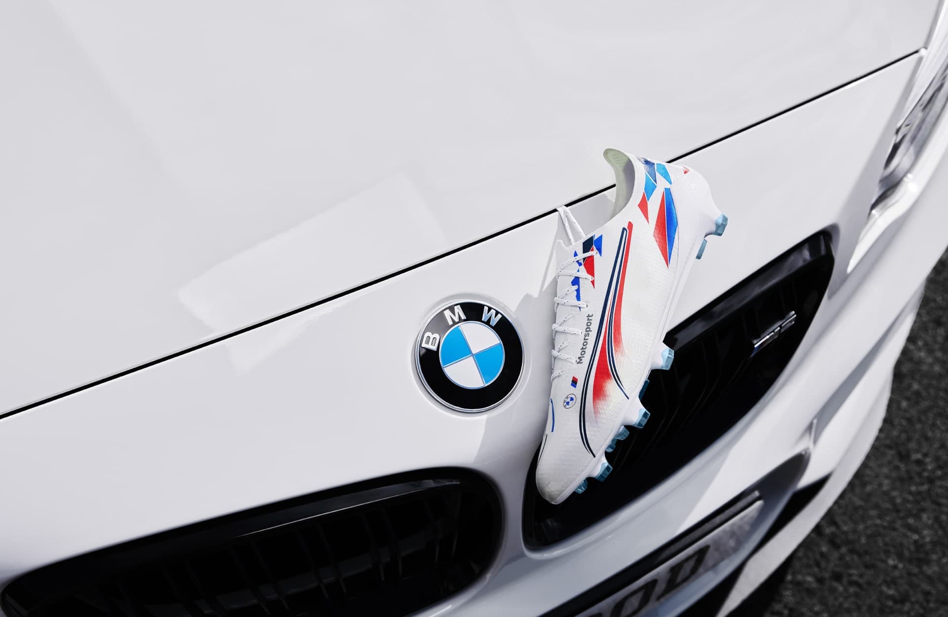 آنتونی و استوک‌هایی الهام گرفته شده از BMW/ عکس 