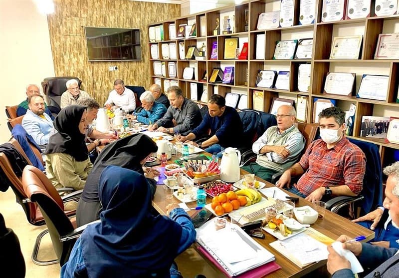 جنجال های کانون مربیان ادامه دارد؛ این طرف مجید جلالی رییس شد، حسین فرکی سخنگو