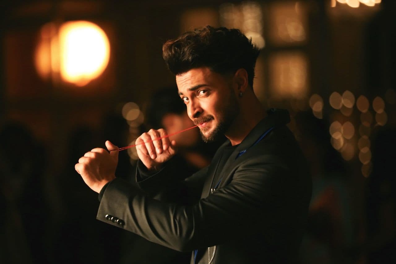 دانلود آهنگ هندی Badshah - Akh Lad Jaave
