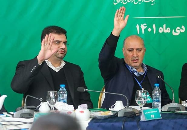 رسوایی عضو هیات رییسه فدراسیون فوتبال در مشهد + فایل صوتی / اصولی به تاج: درباره راه ندادن من چیزی نمی‌گویید؟