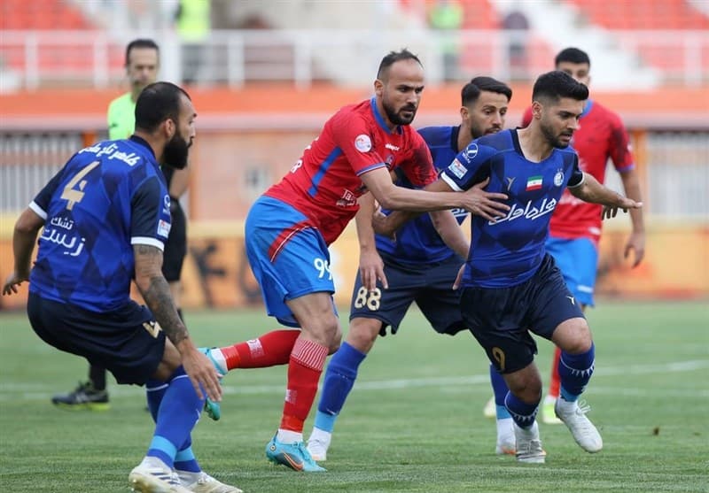مهاجم نساجی: هواداران استقلال به بازیکنان و کادرفنی تیم ما فحاشی کردند!