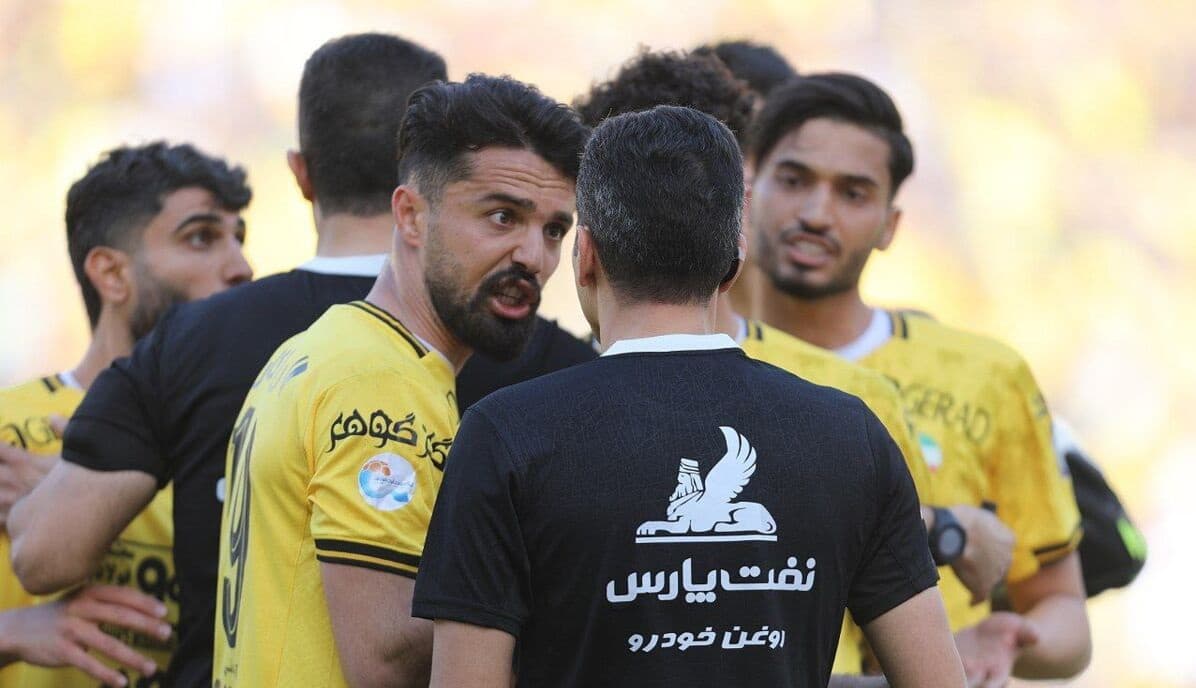 نقد داوری / حسین عسگری: کمک داور روند بازی را عوض کرد؛ اخراج یزدانی درست بود!
