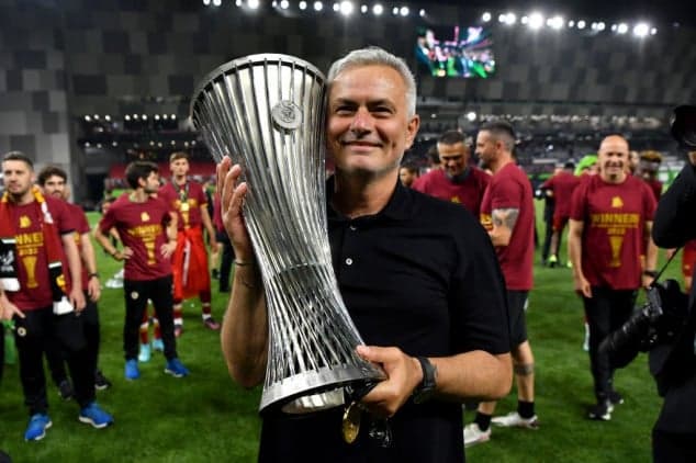 به نظرتون از ایتالیا کیا میرن ucl 