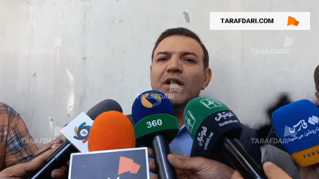 واکنش عزیزی خادم به سوال خبرنگار طرفداری؛ با کدام شناسنامه به دادگاه آمدید؟ / فیلم