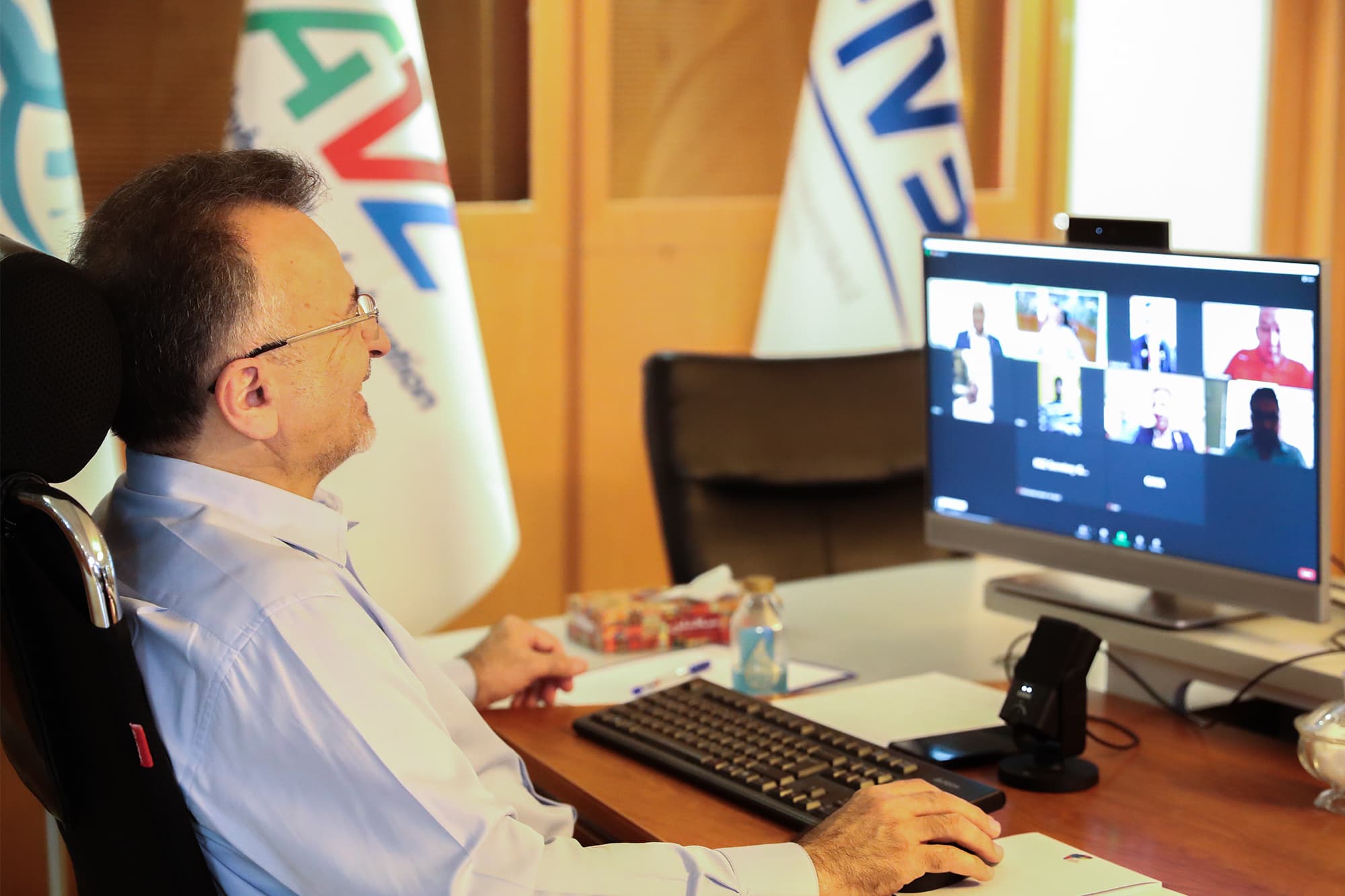 رایزنی رییس فدراسیون والیبال با FIVB برای حل مشکل ویزای آمریکا