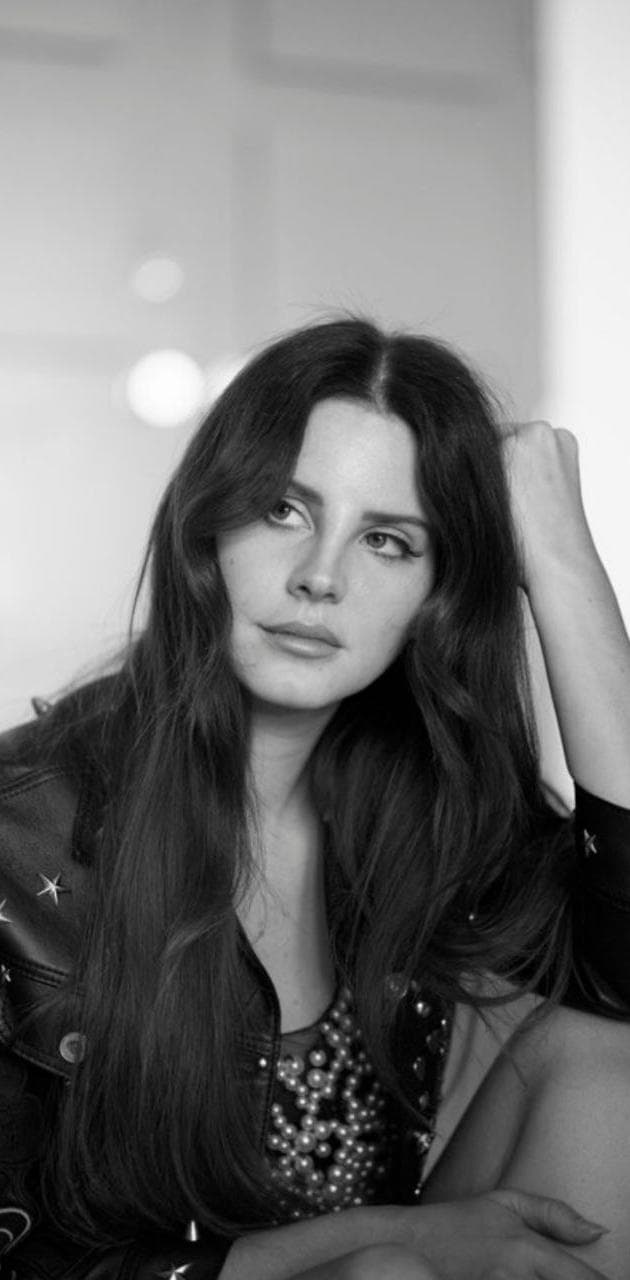 آهنگ پیشنهادی cinnamon girl از Lana Del rey
