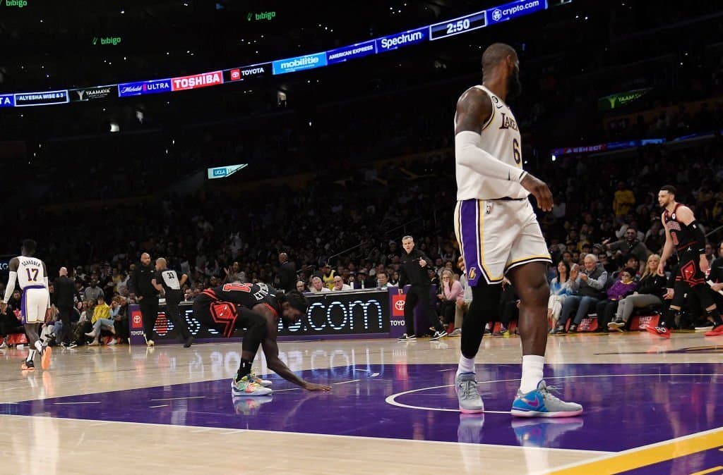 بسکتبال NBA | بولز مهمانی بازگشت پادشاه را خراب کرد