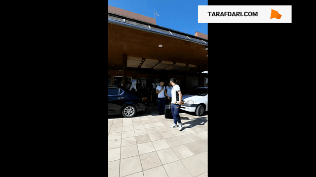 ورود کاروان نساجی مازندران به ورزشگاه شهید وطنی قائمشهر برای دیدار مقابل هوادار / فیلم