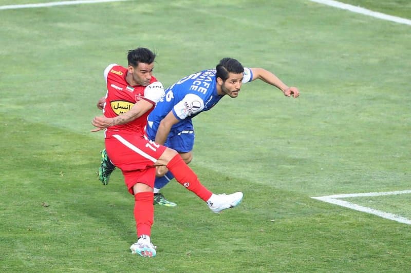  اختلاف در فدراسیون‌ فوتبال برای حذف یا تایید پرسپولیس و استقلال