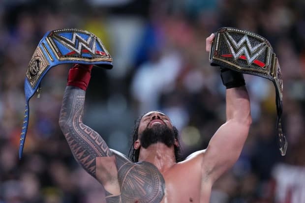 سوپراستار شکست ناپذیر WWE، برگ برنده جدید رومن رینز
