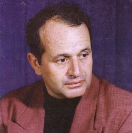 دانلود آهنگ کیه کیه در میزنه از ایرج بسطامی