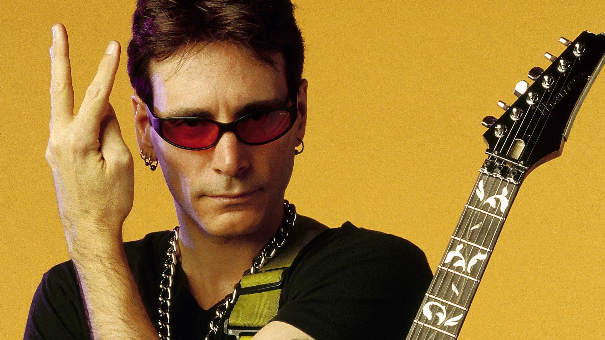 آهنگ گیتار الکتریک Hand On Heart از استیو وای _ Steve Vai