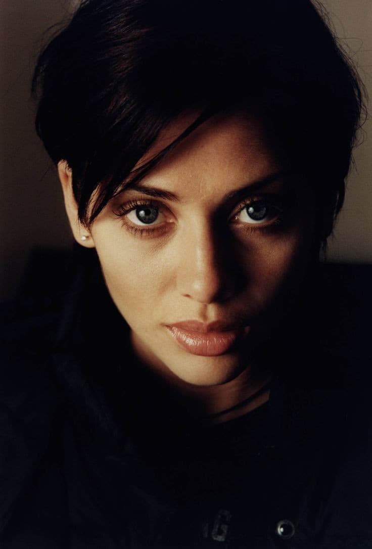 دانلود آهنگ Natalie Imbruglia - Instant Crush