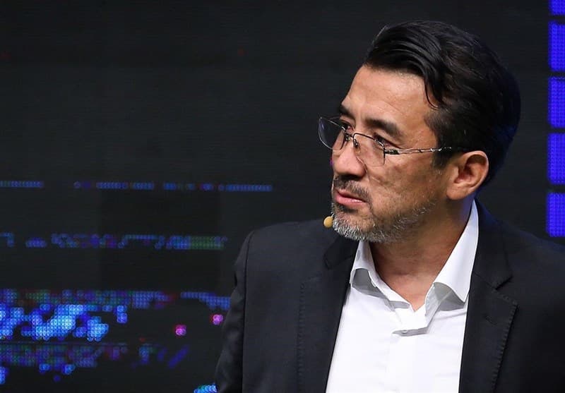  خداداد عزیزی: " نگران وضعیت نابسامان استقلال هستم !!" 
