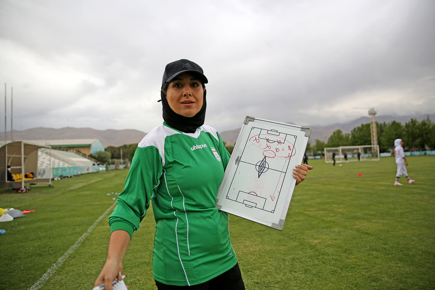 مریم آزمون: بازیکنانم با قلب‌شان بازی کردند/ در انتخاب بهترین بازیکن فیفا به «سم کر» رای دادم