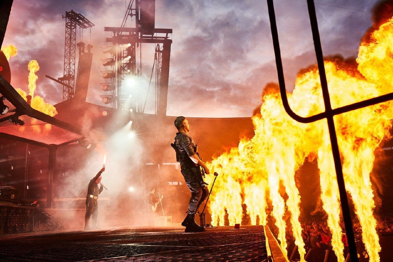 دانلود آهنگ ?Rammstein - Wollt Ihr Das Bett In Flammen Sehen 