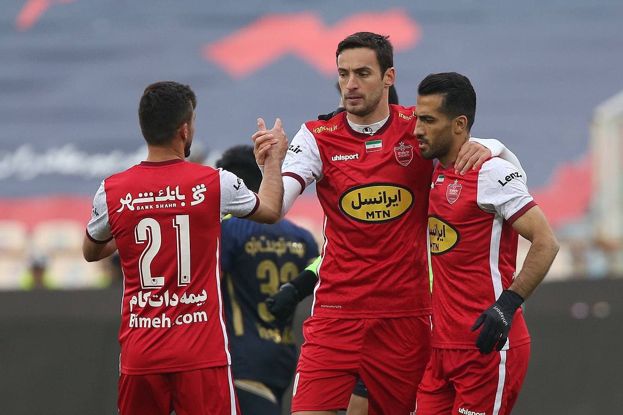 بازیکنان و مربیان خارجی پرسپولیس بار سفر بستند