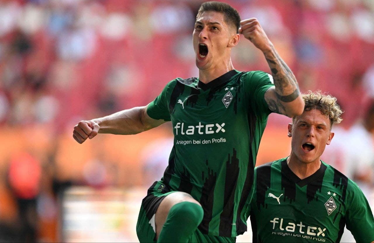 آگزبورگ 4-4 مونشن گلادباخ؛ جنون‌آمیز و پر گل
