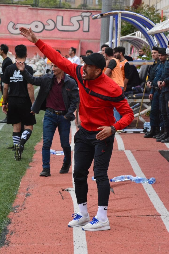 احد رستمی صوفیانی در دوراهی تراکتور یا مس!
