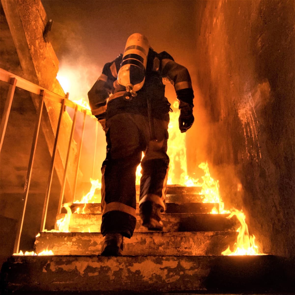 دانلود آهنگ خارجی (The Firefighter Song) از Silent Heroes