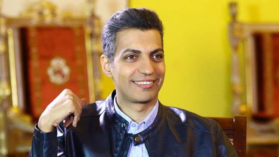 امیرمهدی ژوله و حمایت از عادل فردوسی پور؛ او را باید روی سر گذاشت!