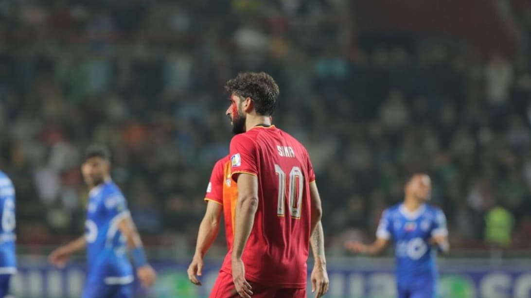بازیکن استقلال باید اخراج می‌شد!