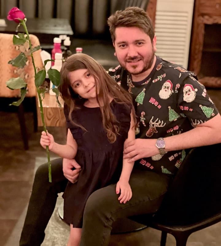 کسی سراغ حسین مخته رو نمی گیره؟:/