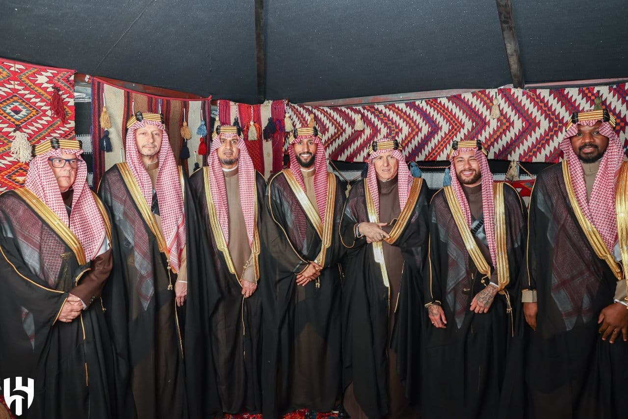 مانند رونالدو و بنزما؛ نیمار در لباس عربی به مناسبت روز تاسیس عربستان / عکس 