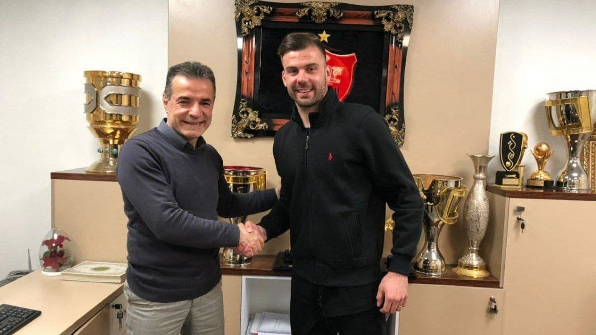 ترکش های ۶ ماه دفاع مقدس همچنان در قلب پرسپولیس - مدیری که مشاورش منبع پرسپولیسی هاست!