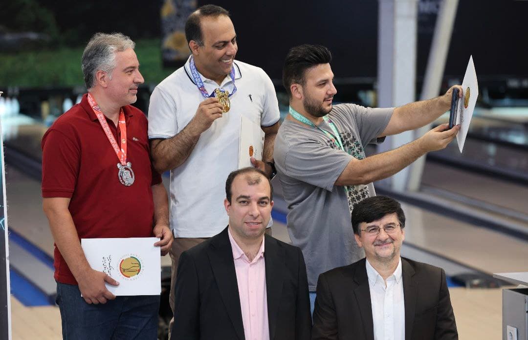 خبرنگاران در پیست بولینگ رقابت کردند