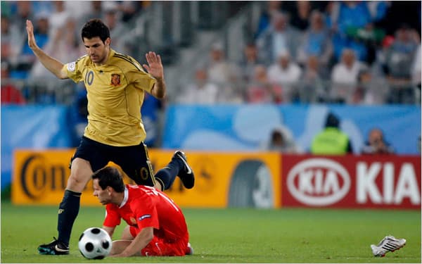 صعود اسپانیا به فینال جام ملت های اروپا با برتری 3-0 مقابل روسیه (26 ژوئن، 2008)