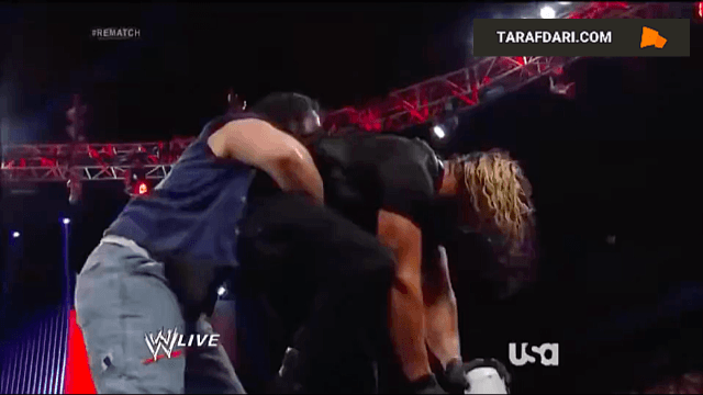 زمانی که سث رالینز یک تنه مقابل وایت فمیلی قرار گرفت! / فیلم WWE