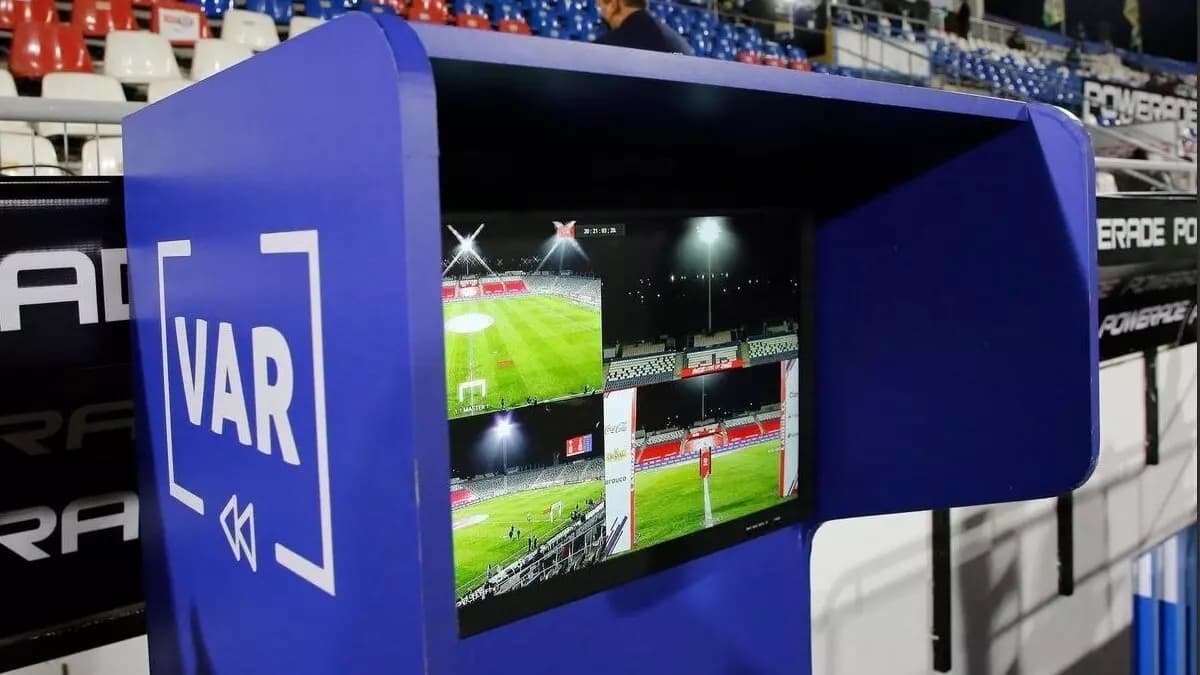 این سیستم اسمش VAR نیست؛ فاجعه در فوتبال ایران!