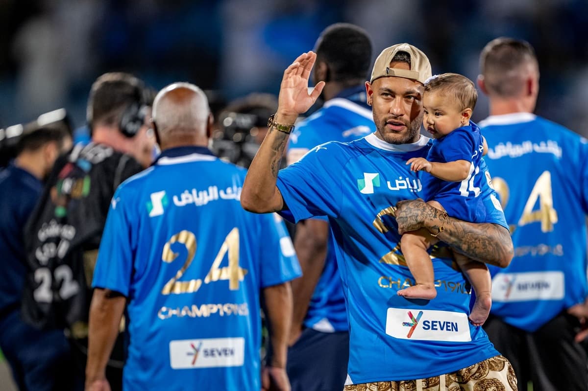 نیمار و دخترش در جشن قهرمانی الهلال عربستان / عکس