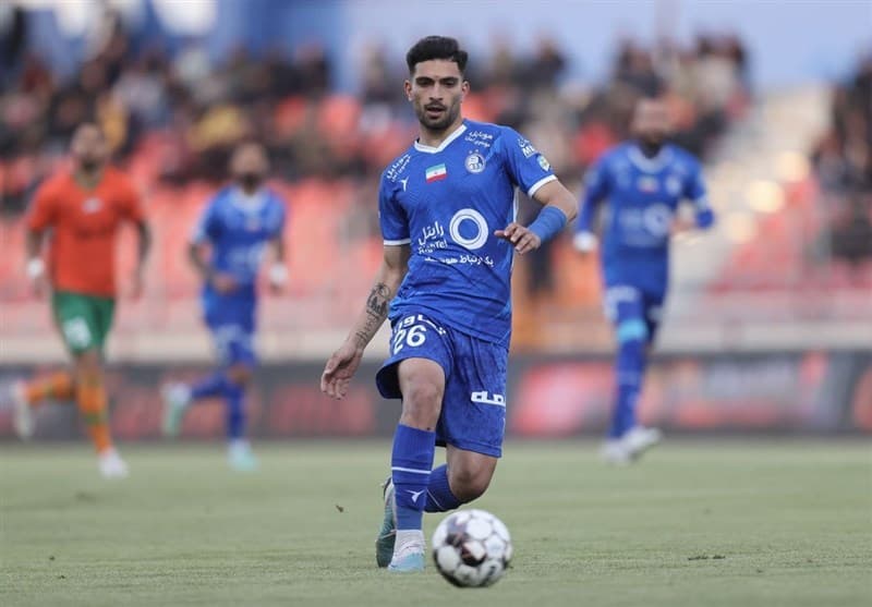 واکنش بازیکن استقلال به نتیجه نیمه اول بازی پرسپولیس؛ قهرمانیم!