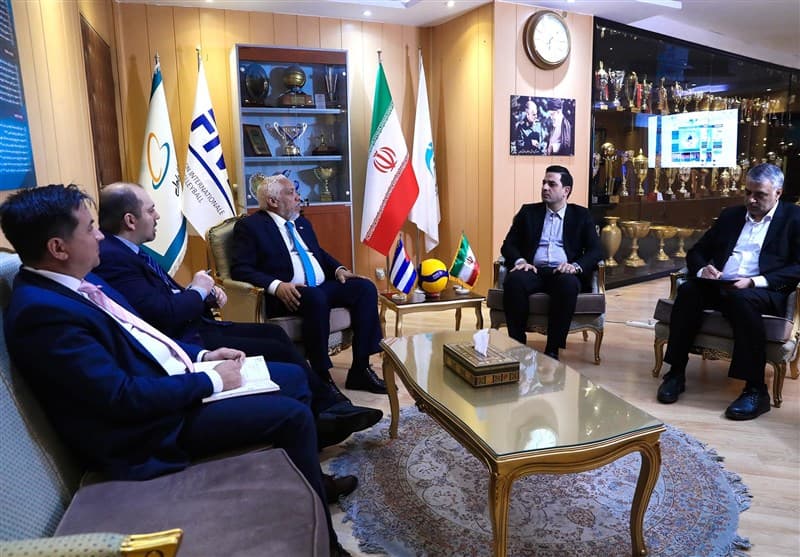 دیدار رئیس فدراسیون والیبال ایران با سفیر کوبا