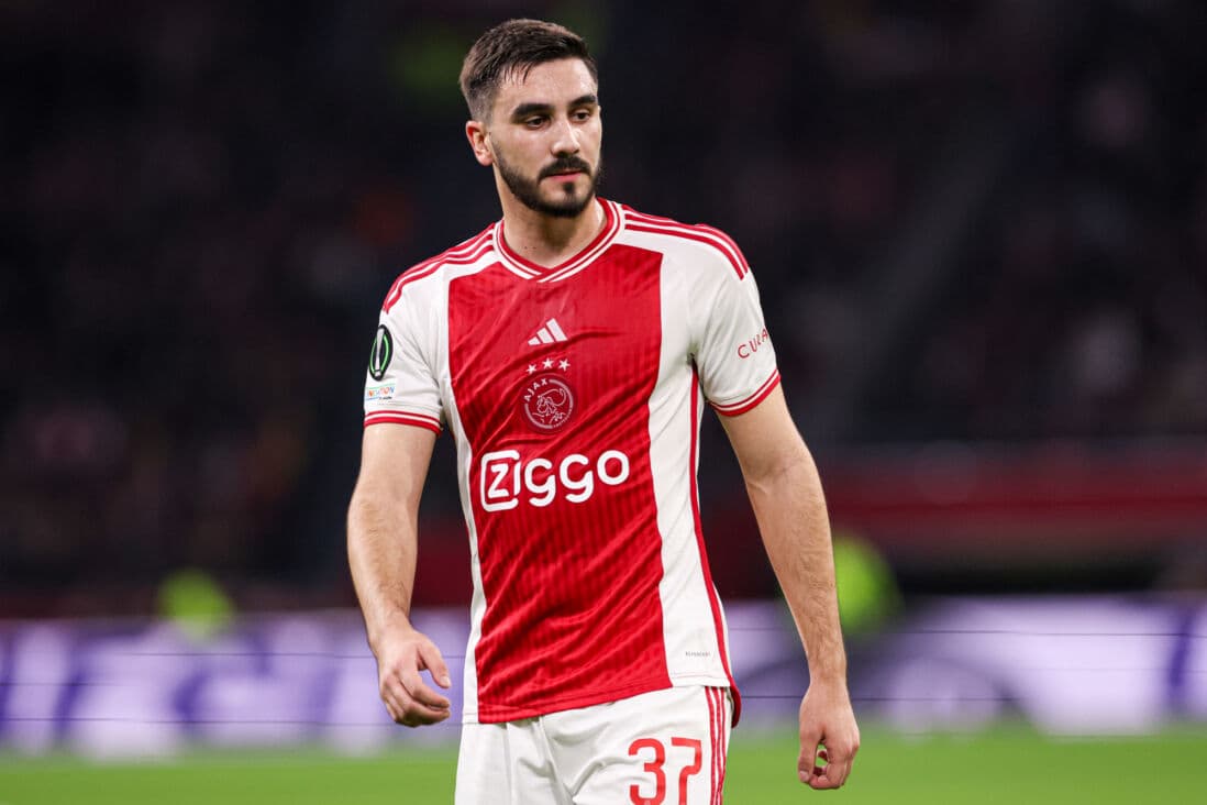 به گزارش TransferWatch آژاکس تصمیم گرفته است یوزیپ شوتالو را نگه دارد