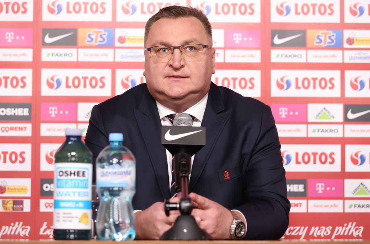 سرمربی سابق تیم ملی لهستان پیج پرسپولیس را فالو کرد