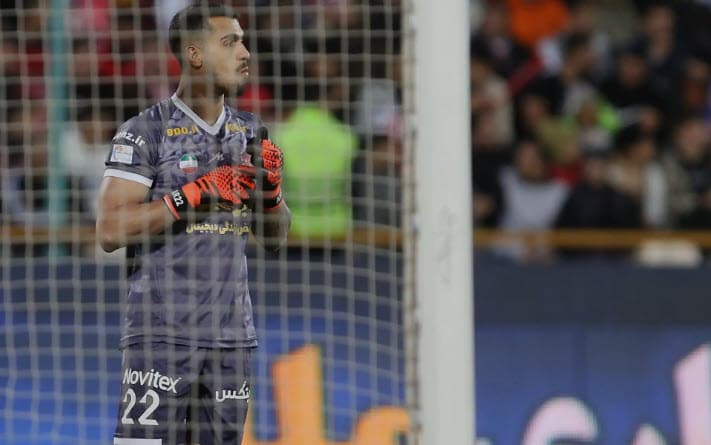 دروازه‌بان جوان پرسپولیس، هر روز 5 ساعت در مسلخ است!