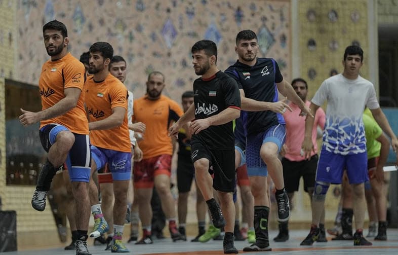 تیم ملی کشتی آزاد با میانگین سنی 24 سال به قهرمانی آسیا می‌رود