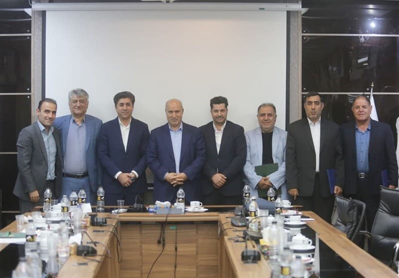 اعضای جدید کمیته داوران از مهدی تاج حکم گرفتند