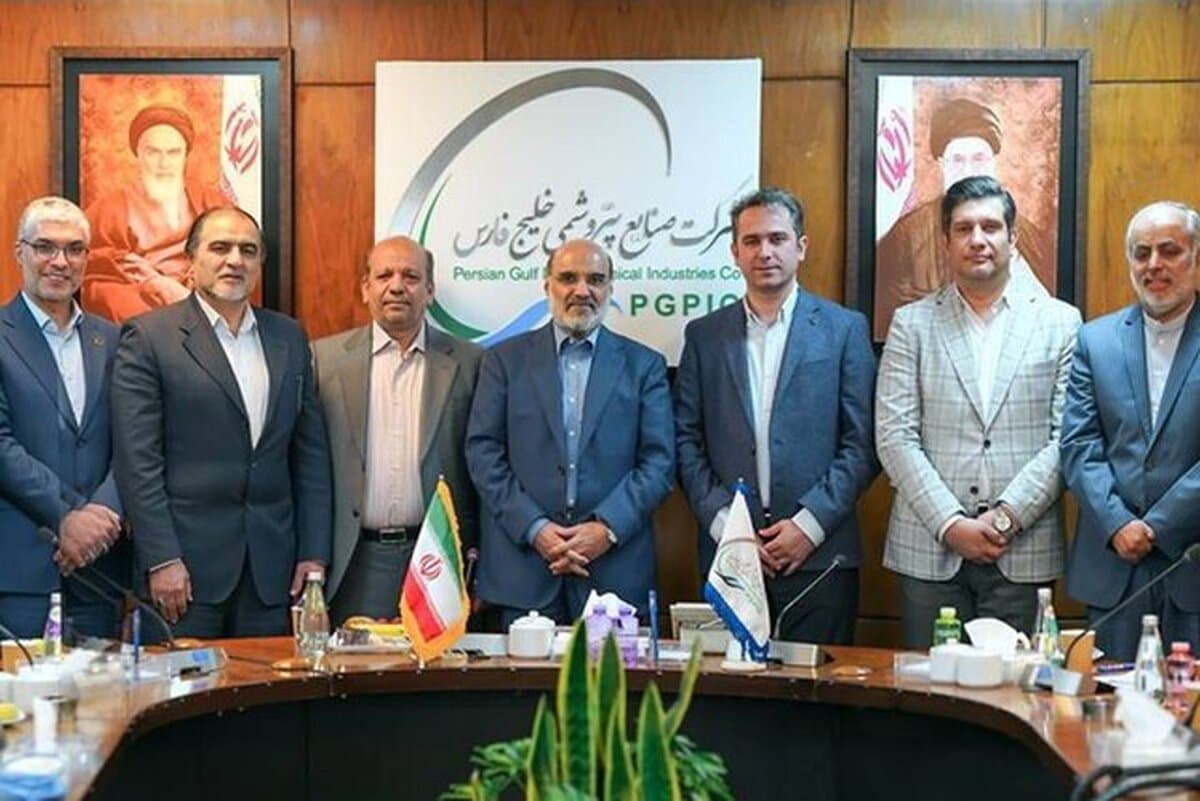 حمله یک روزنامه به مدیران استقلال؛ هلدینگ پتروشیمی یا تعویض روغنی؟