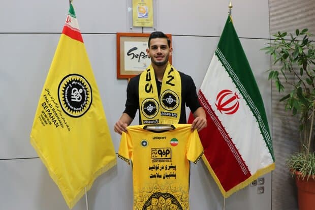 رسمی؛ نیما میرزازاد با سپاهان تمدید کرد