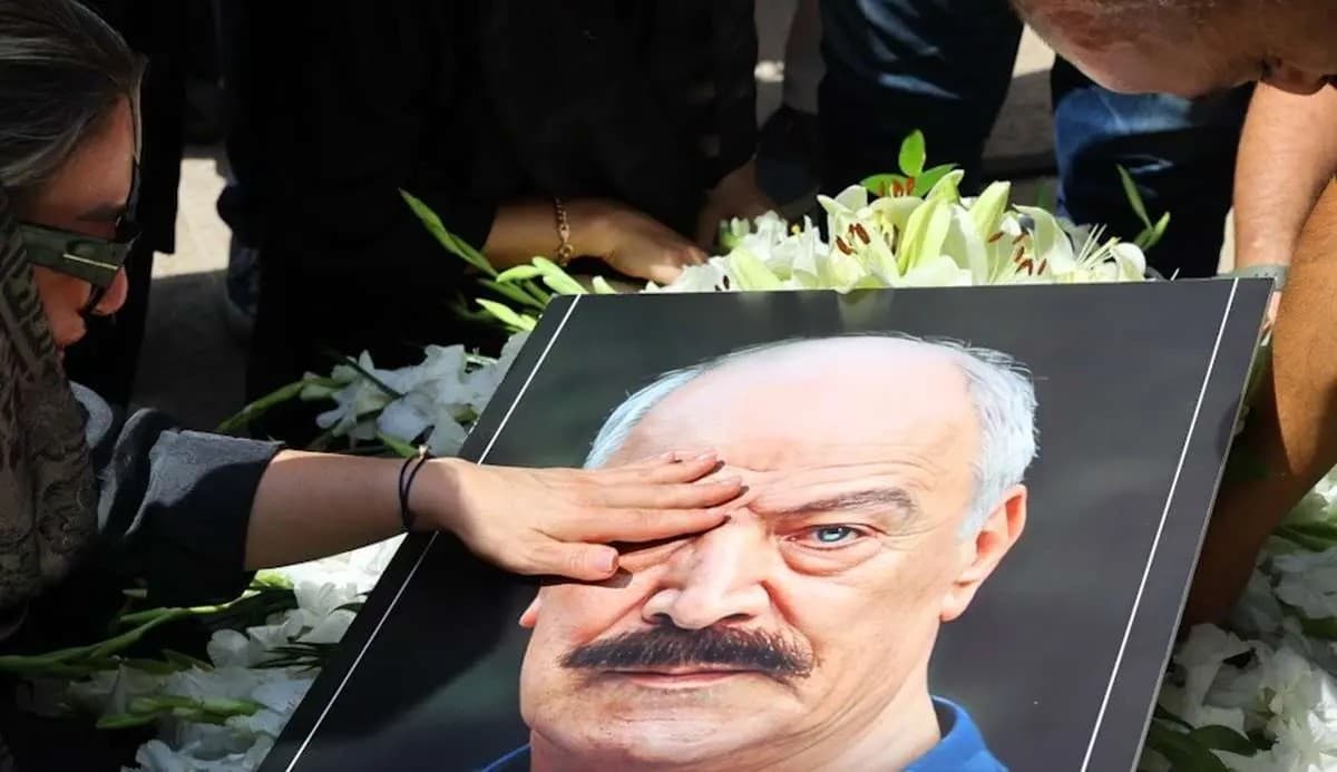 مراسم خاکسپاری سعید راد با حضور چهره‌های فوتبالی / عکس