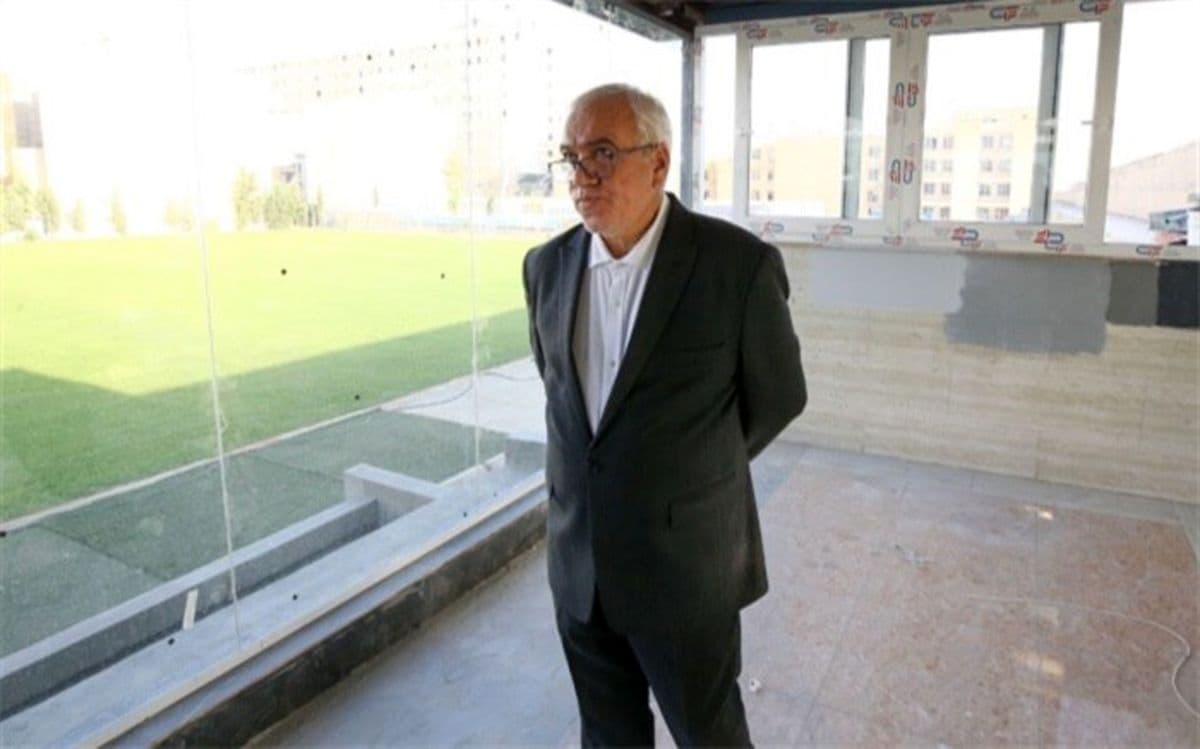 انتقاد فتح الله زاده از هلدینگ خلیج فارس؛ استقلال از رقبا عقب افتاده است / عکس