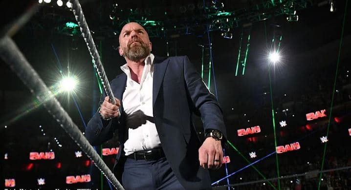 گزارش ماندی نایت راو 15 آوریل؛ قهرمان جهان کمربندش را تحویل داد/ اخبار WWE