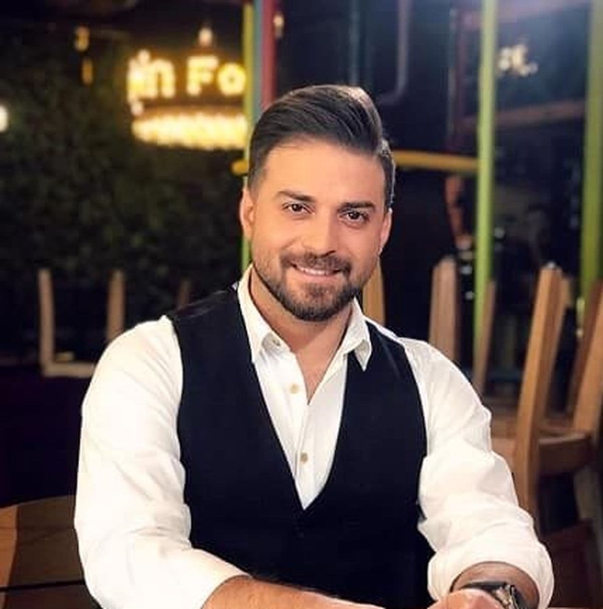 دانلود آهنگ ماه من از بابک جهانبخش