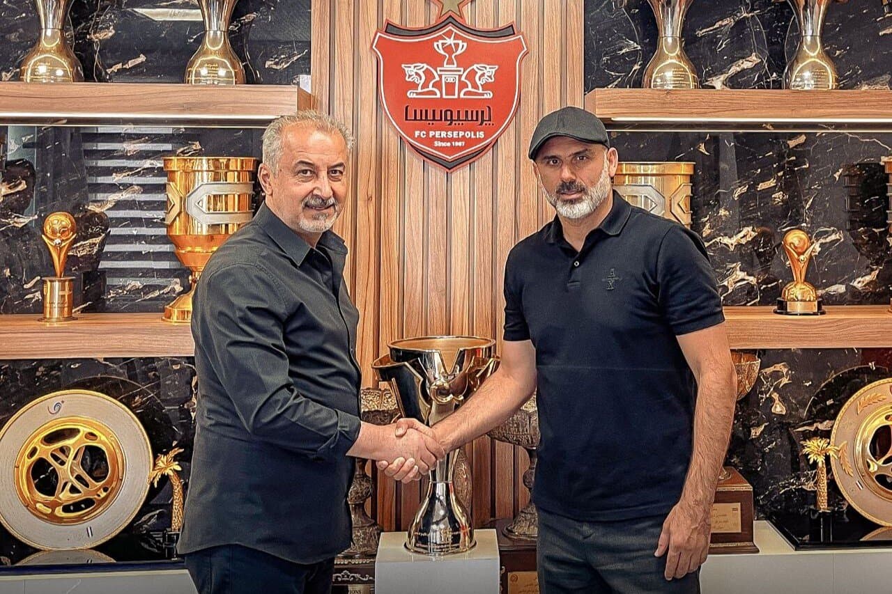 رسمی؛ قرارداد سیدجلال حسینی با پرسپولیس تمدید شد