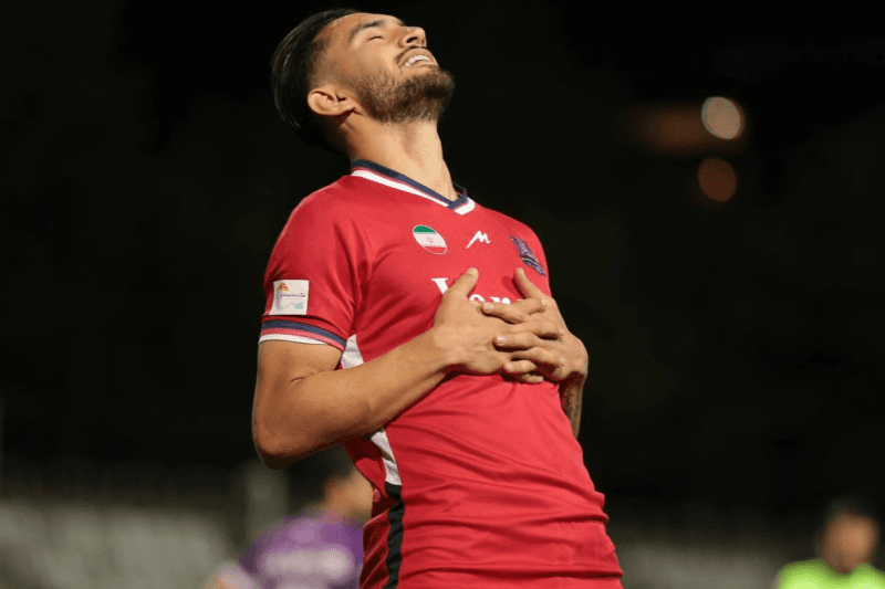 استقلال به‌دنبال جذب مهاجم گلزن لیگ؛ تا وقتی تیم سابقت هست، چرا پرسپولیس؟